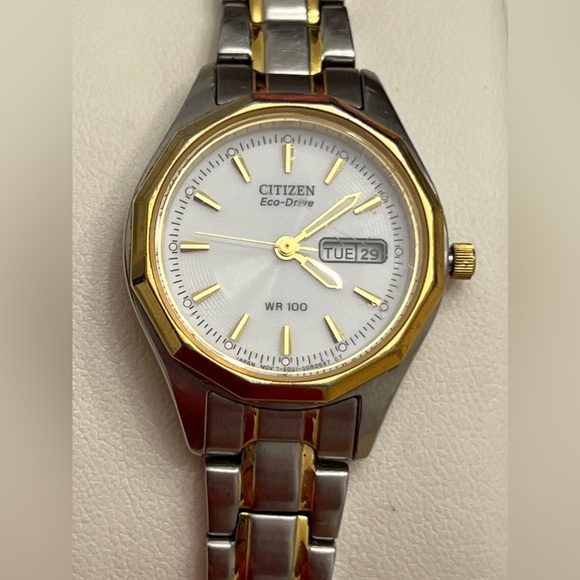 Citizen Eco-Drive Ladies Watch Two Tone Bracelet White Dial Day Date Window - Picture 5 of 11